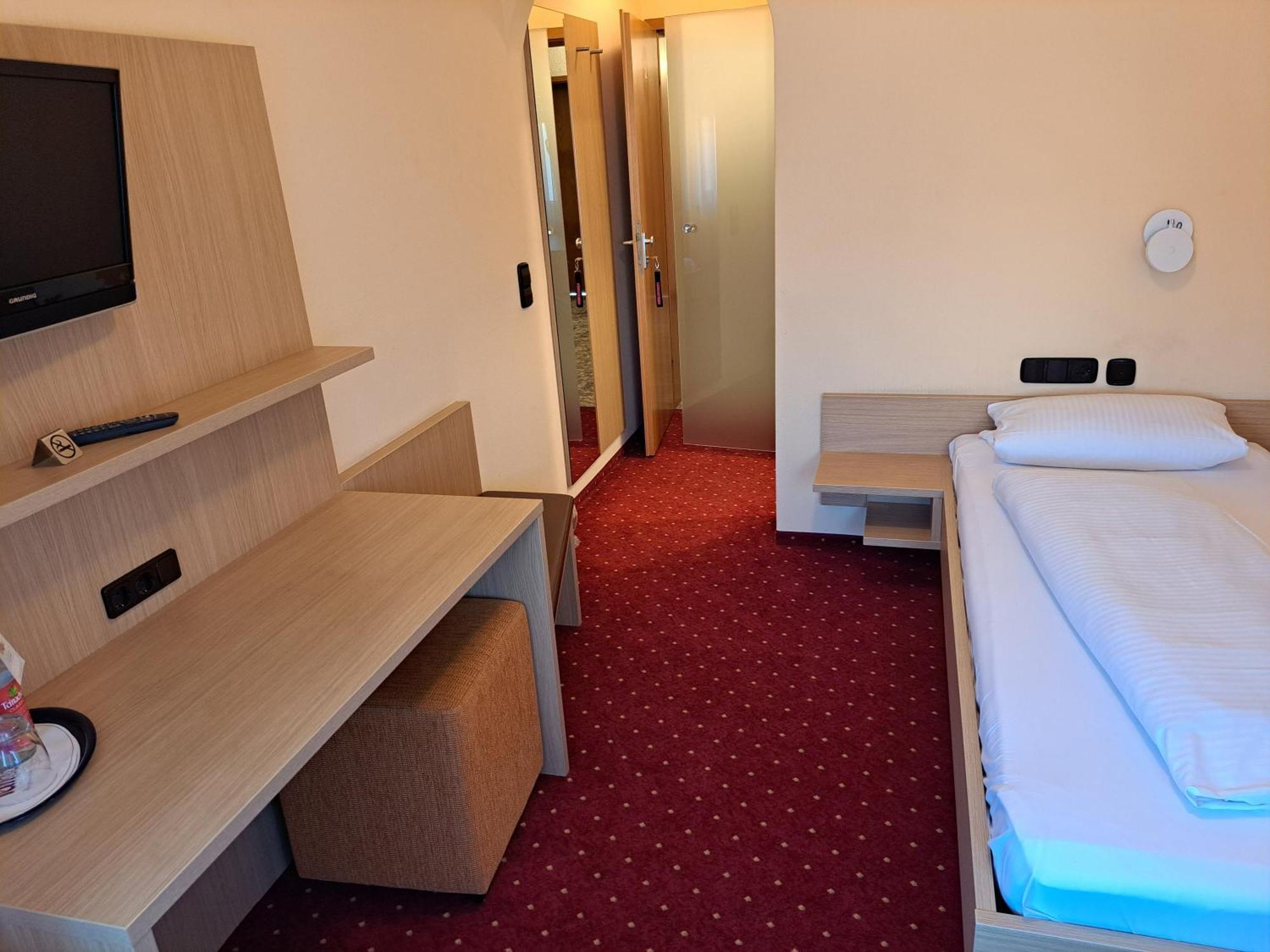 Hotel Roessle Freiberg am Neckar Exteriér fotografie